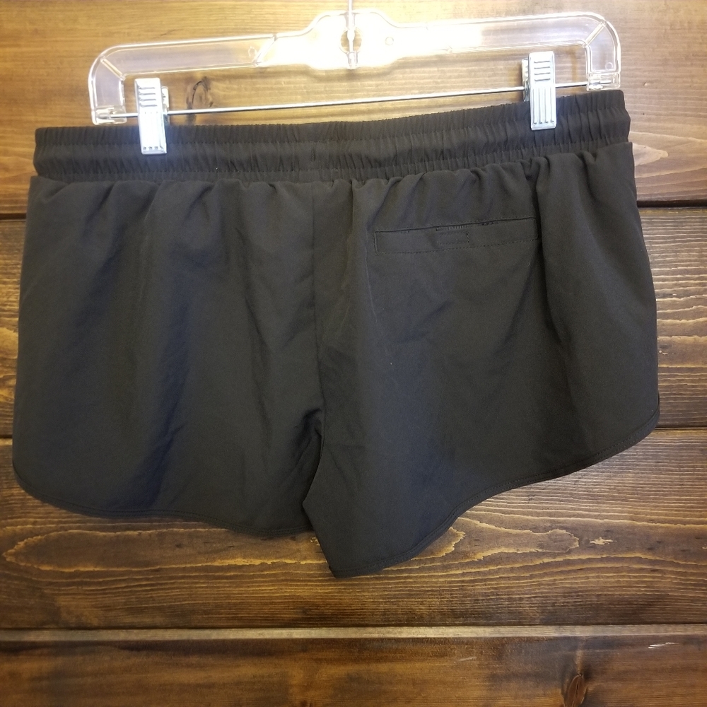 Fabletics shorts - Picture 3 of 3
